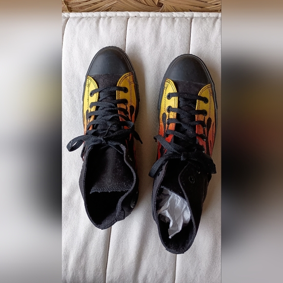 Converse Black High-Top Sneakers with Red and Yellow Flames_12 - Picture 12 of 13
